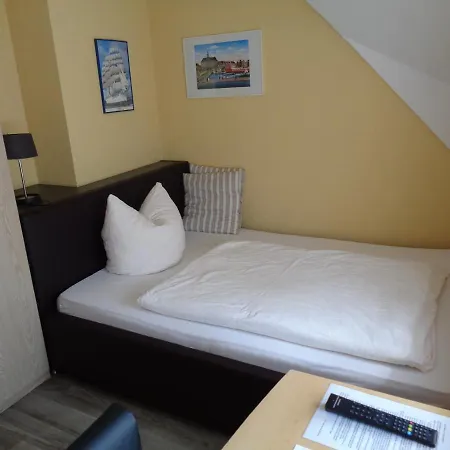 Bastan - Haus Katharina Appartement Emden Buitenkant foto